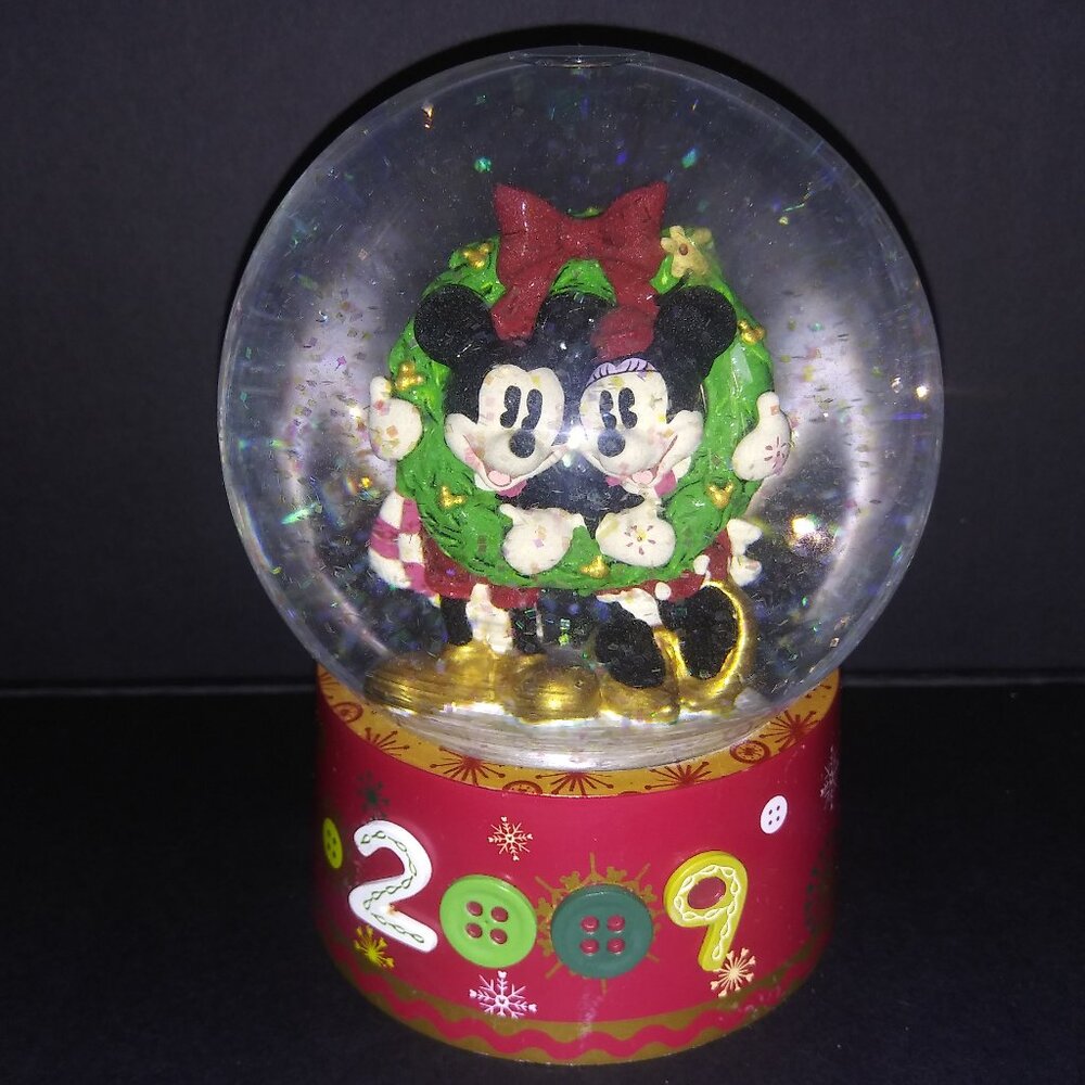 Disney Store Mickey and Minnie Mouse 2009 Christmas Snow Globe Holiday Decor